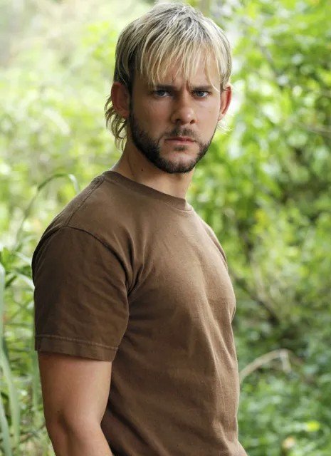 Dominic Monaghan Lost, Clothing, Hair, Face, Head, Shoulder, Eye, Beard, Plant, Neck, Flash photography