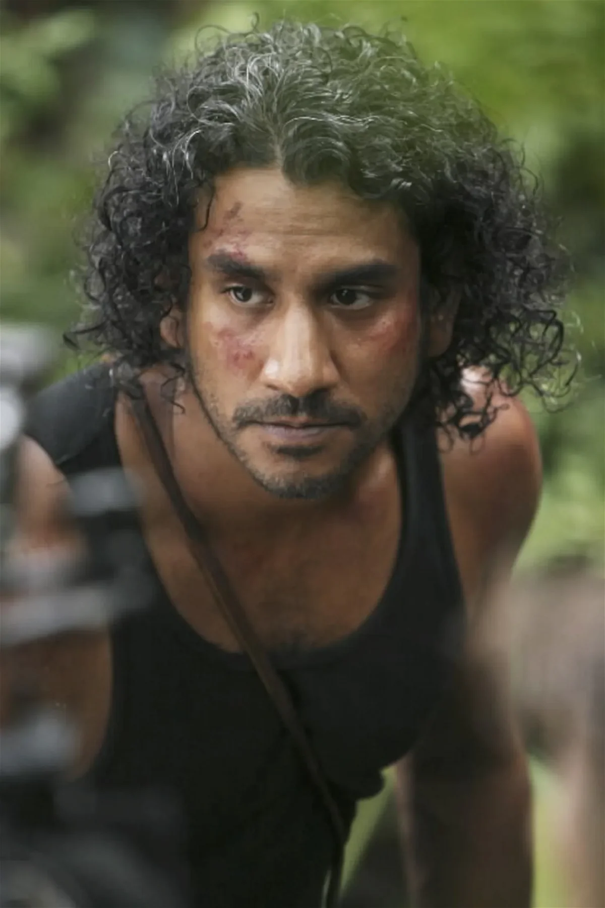Naveen Andrews, Beard, Flash photography